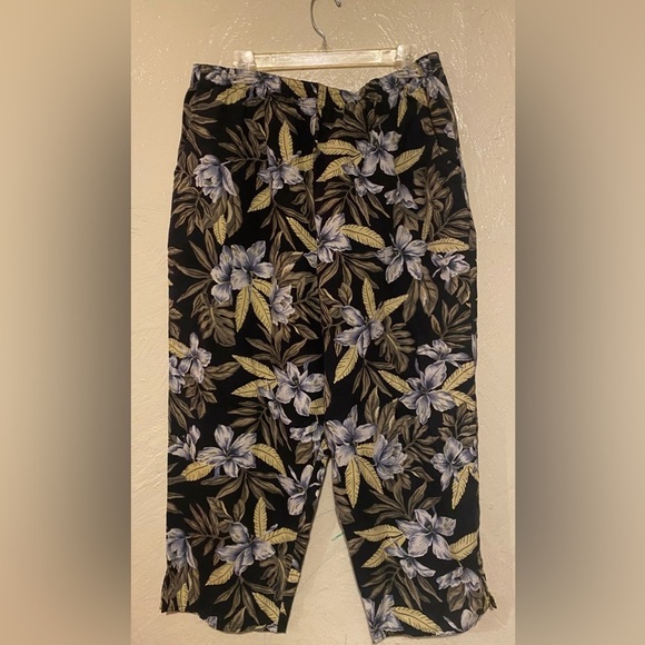 Jones New York capris - Picture 2 of 3